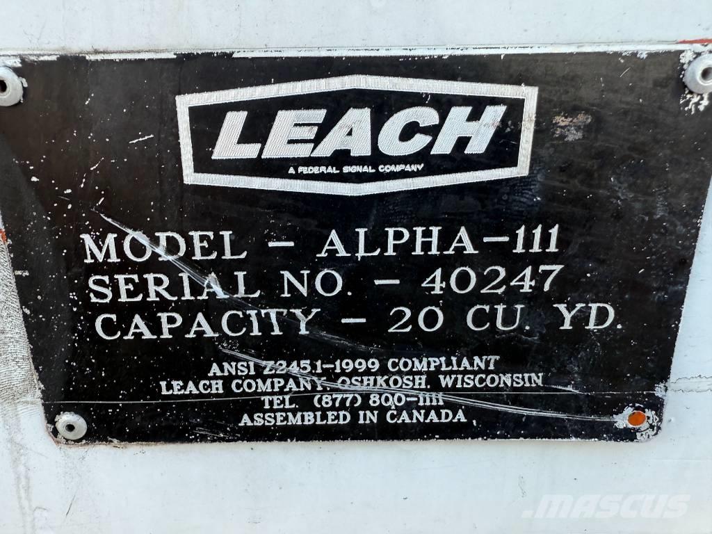  Leach Alpha III 폐기물 수거 트럭