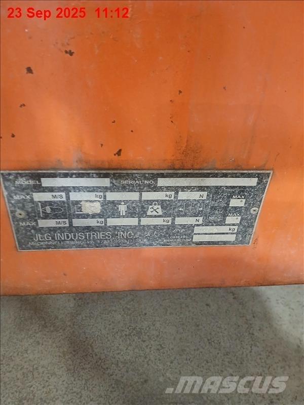 JLG 600 AJ 관절형 전동이동 리프트
