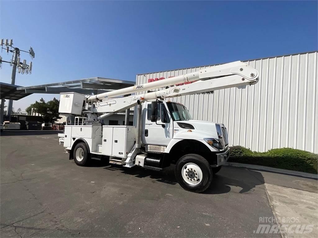 Altec AA755 트럭 탑재 고소작업대