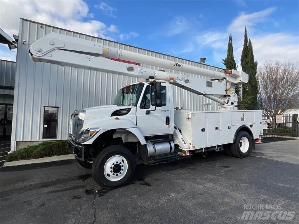 Altec AA755 트럭 탑재 고소작업대