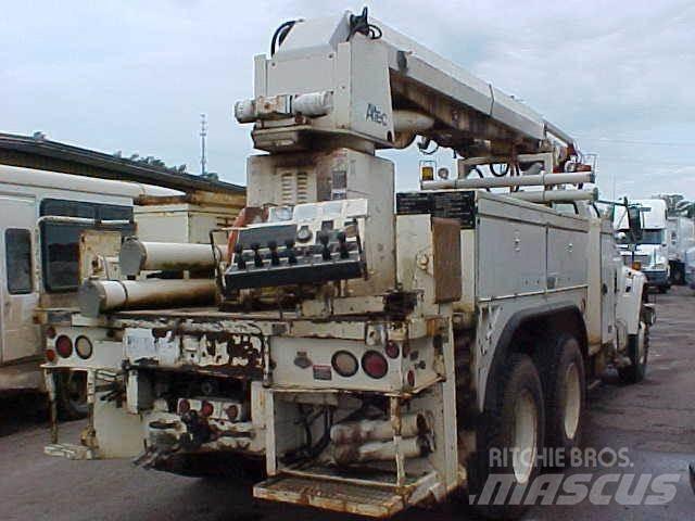 Altec D1000BR 이동식 드릴 리그 트럭