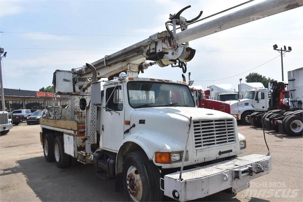 Altec D1090TR 이동식 드릴 리그 트럭