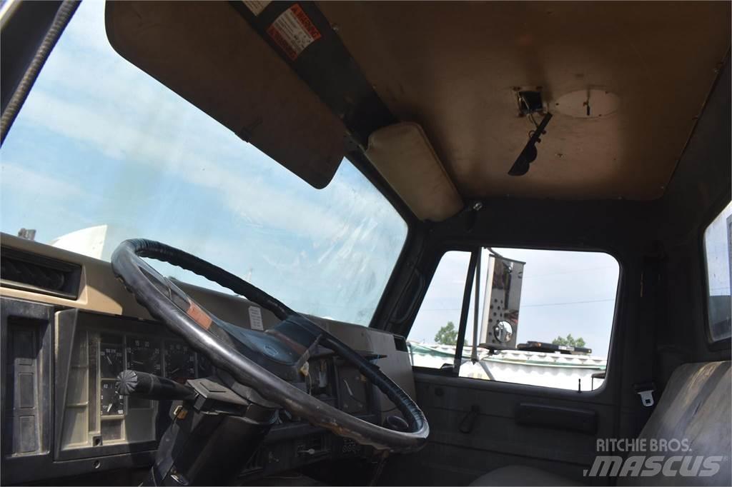 Altec D1090TR 이동식 드릴 리그 트럭