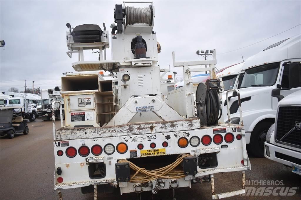 Altec D2045TR 이동식 드릴 리그 트럭