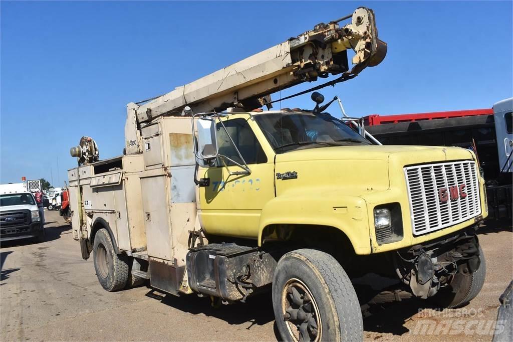 Altec D842ATR 이동식 드릴 리그 트럭