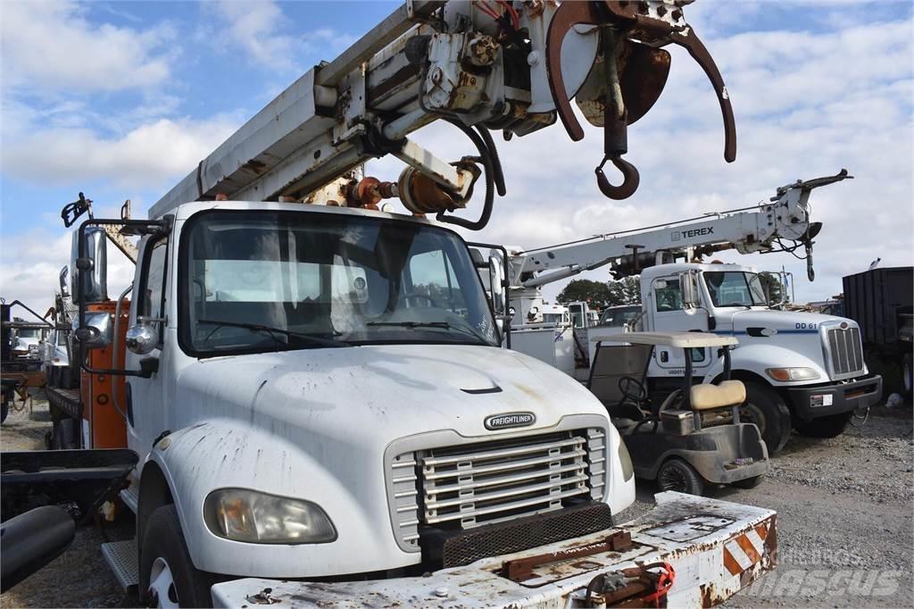 Altec D945B 이동식 드릴 리그 트럭