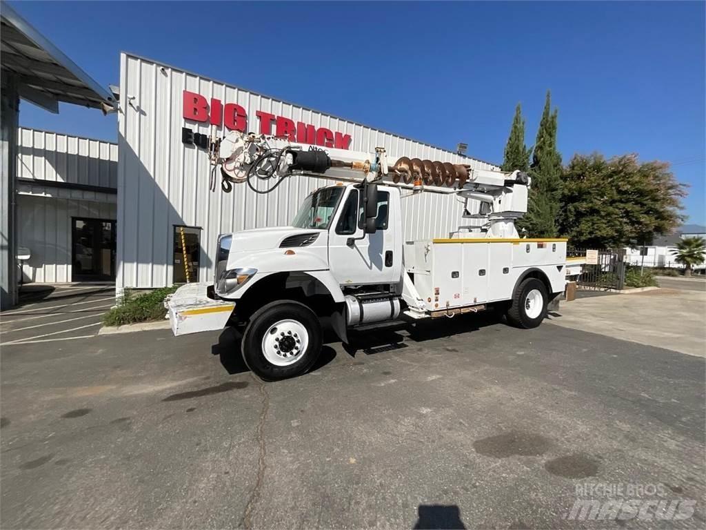 Altec DC47TR 이동식 드릴 리그 트럭