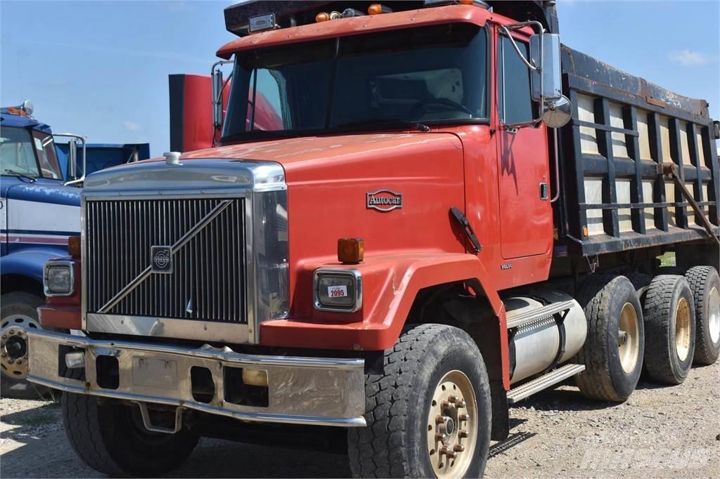 Autocar DC10364B 덤프 트럭