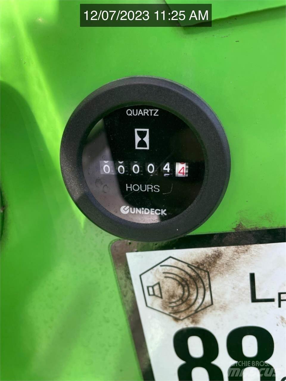 Avant 423  휠로우더
