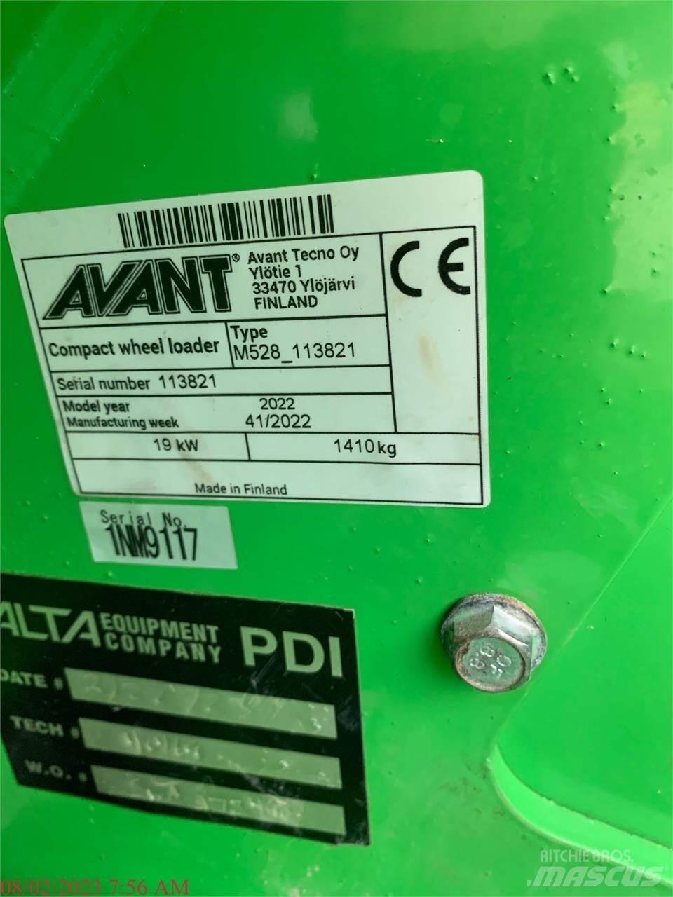 Avant 528  휠로우더