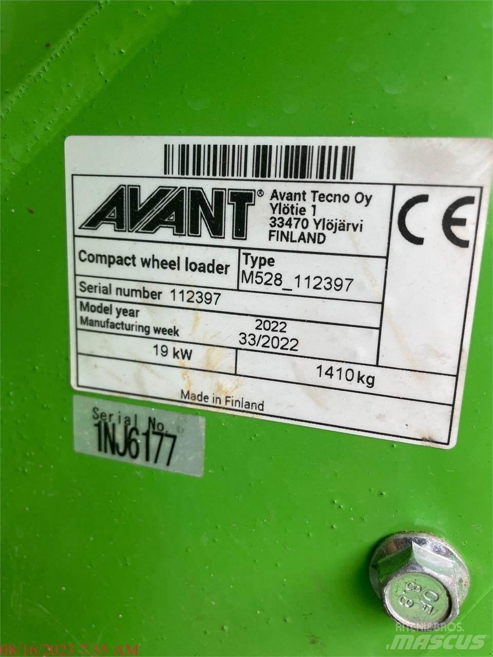 Avant 528  휠로우더