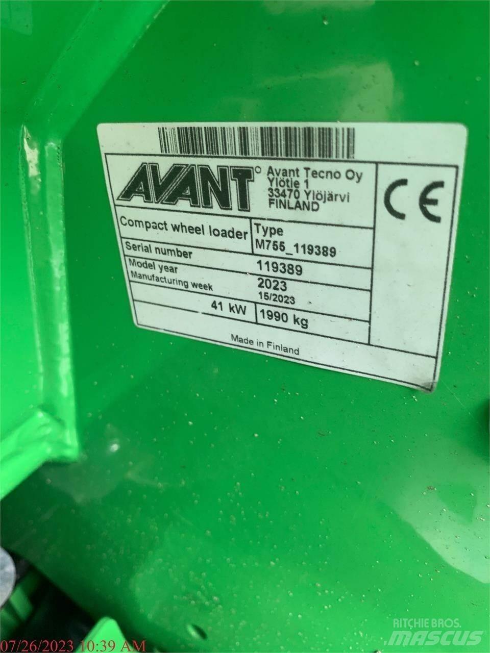 Avant 755I  휠로우더
