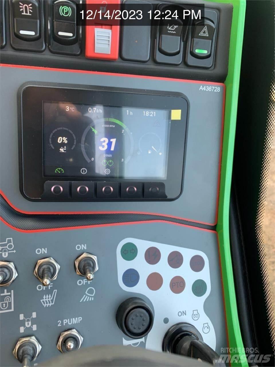 Avant 755I  휠로우더
