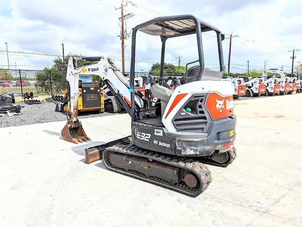 Bobcat E32I 소형 굴삭기 7톤 미만