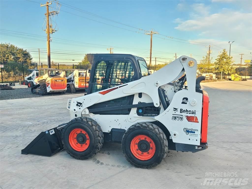 Bobcat S770  스키드로더