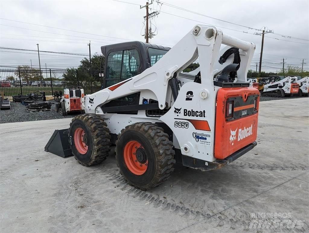 Bobcat S850  스키드로더