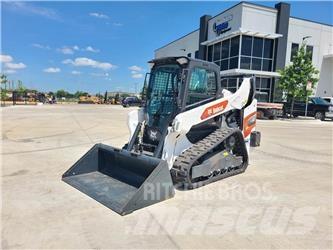 Bobcat T66  스키드로더