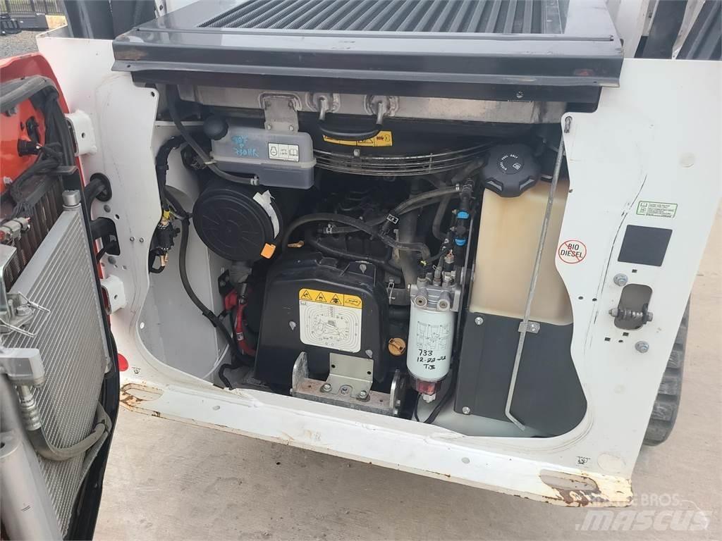 Bobcat T76  스키드로더