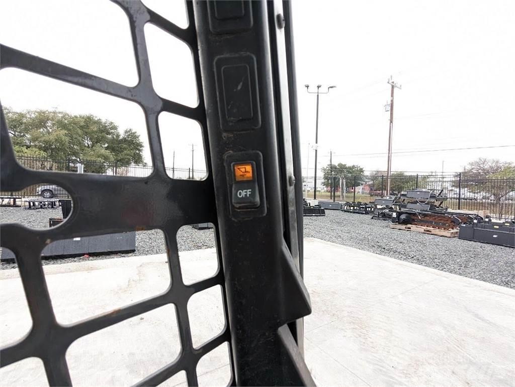Bobcat T770  스키드로더