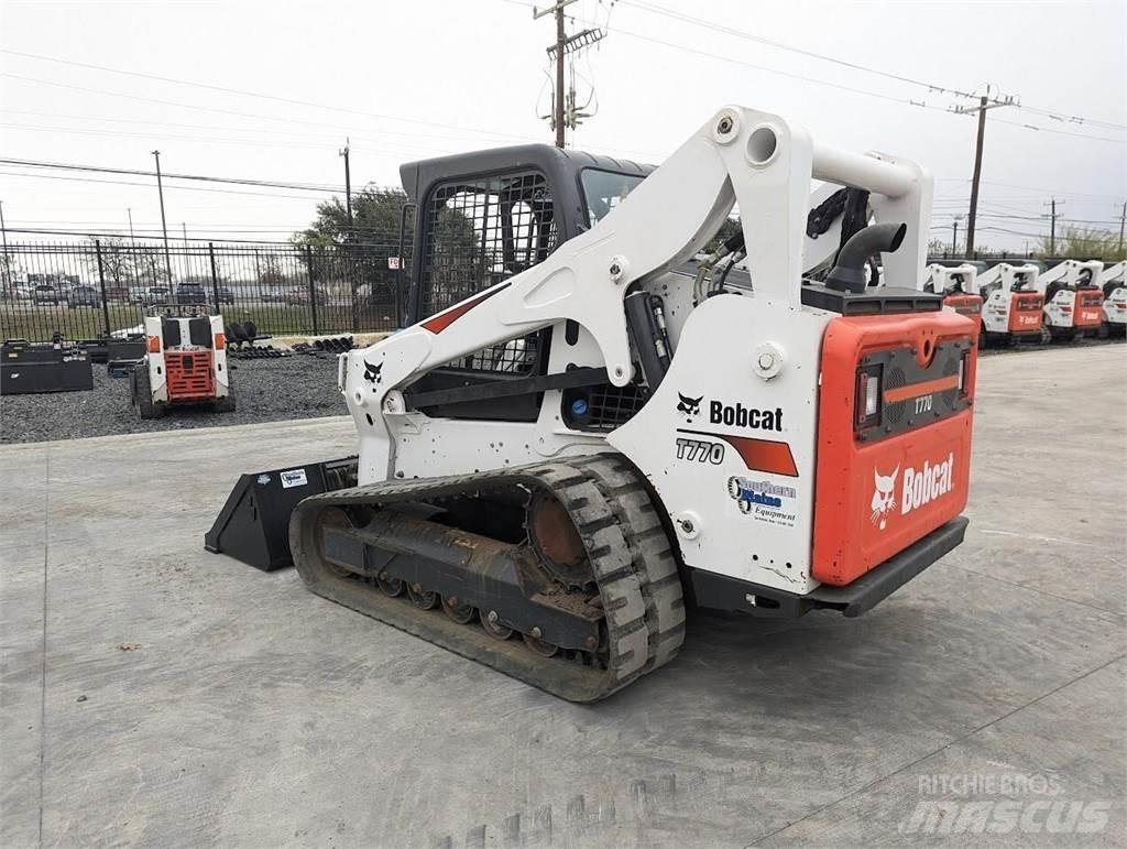 Bobcat T770  스키드로더