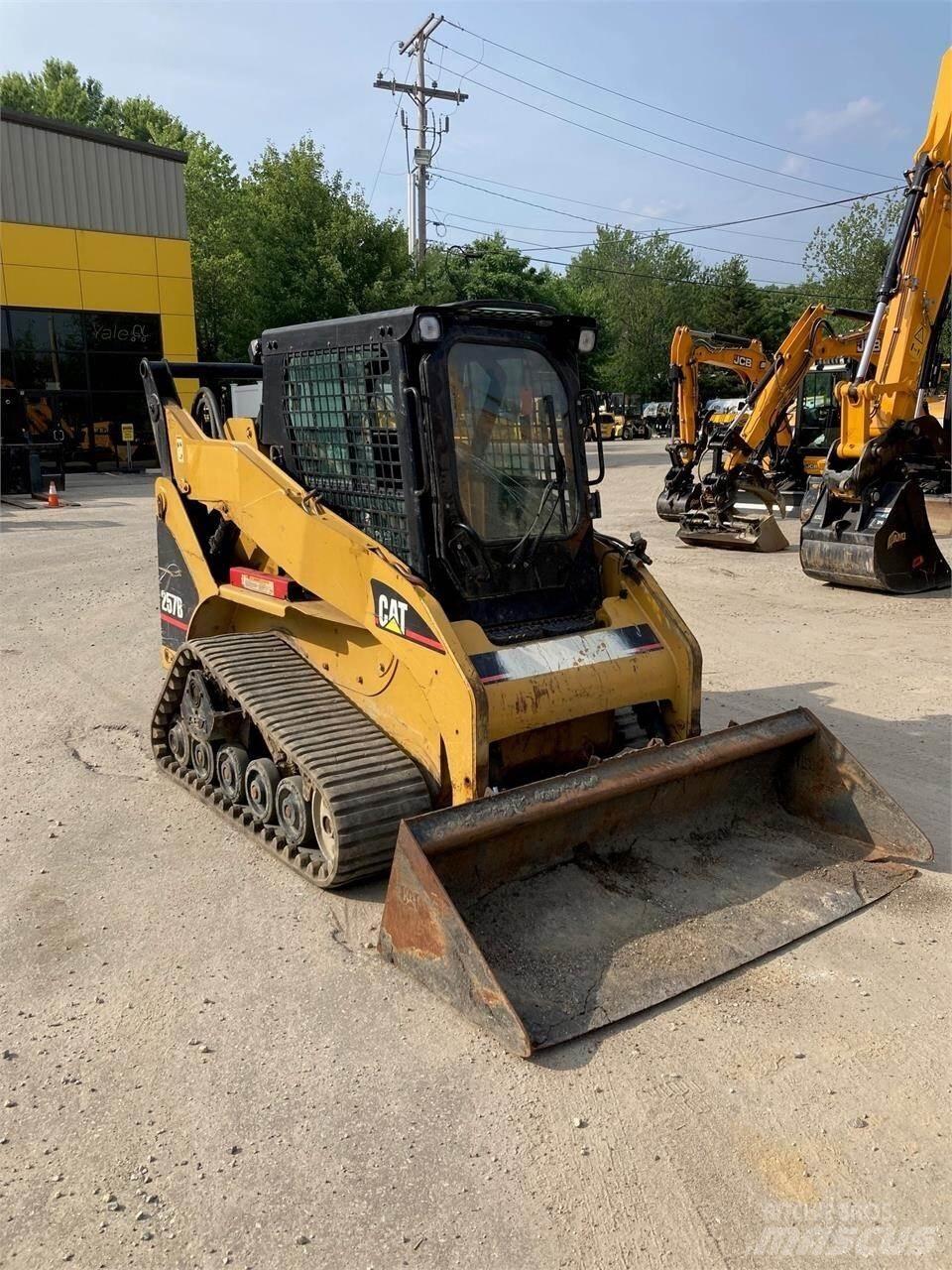 CAT 257  스키드로더
