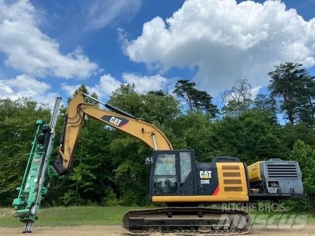 CAT 320EL 도로 굴착기