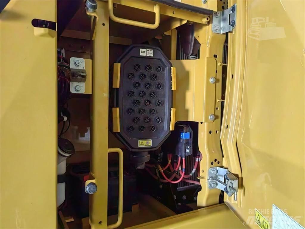 CAT 330 대형 굴삭기 29톤 이상