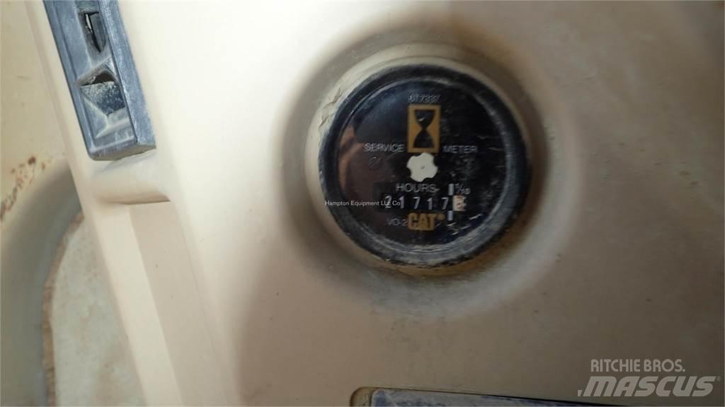 CAT 330L 대형 굴삭기 29톤 이상