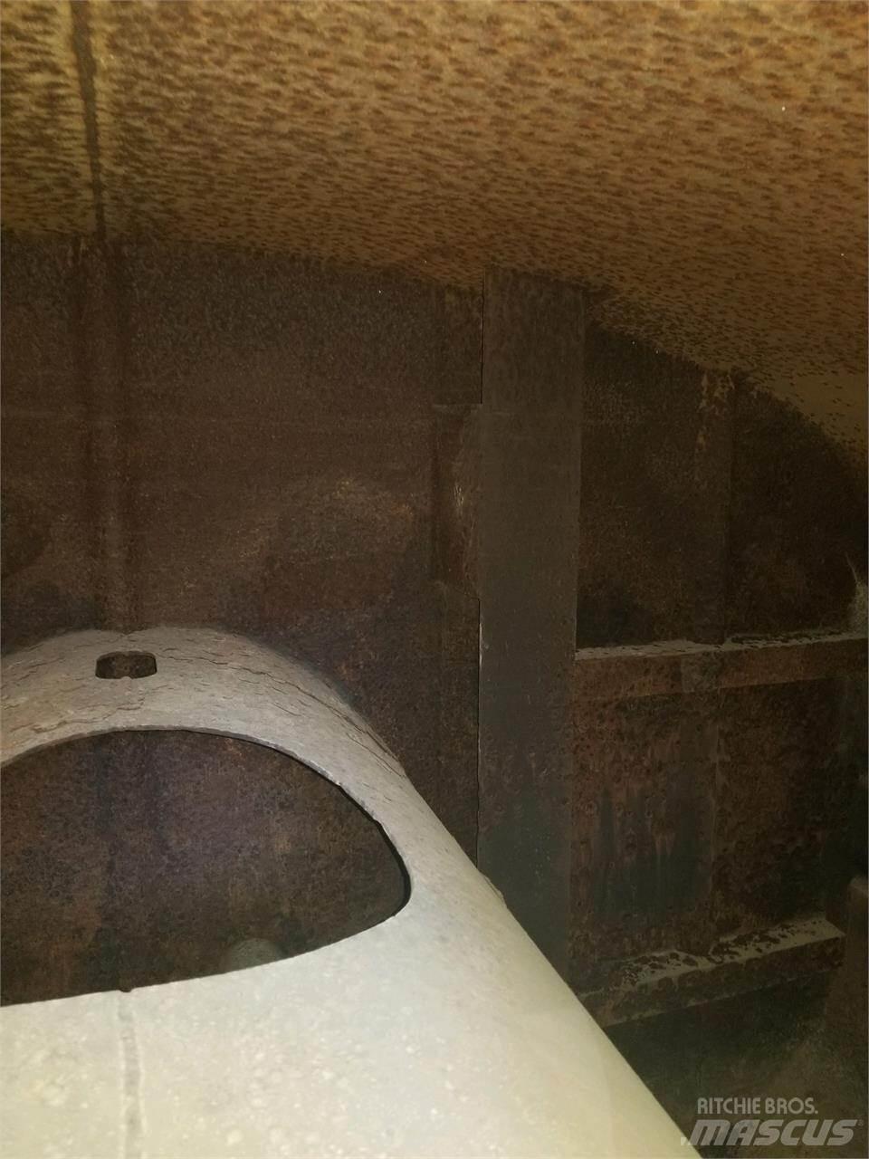 CAT 611 탱커 트레일러
