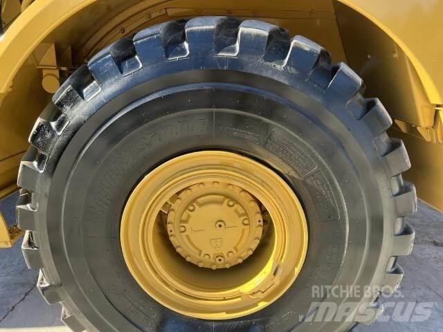 CAT 745 연결식 홀러