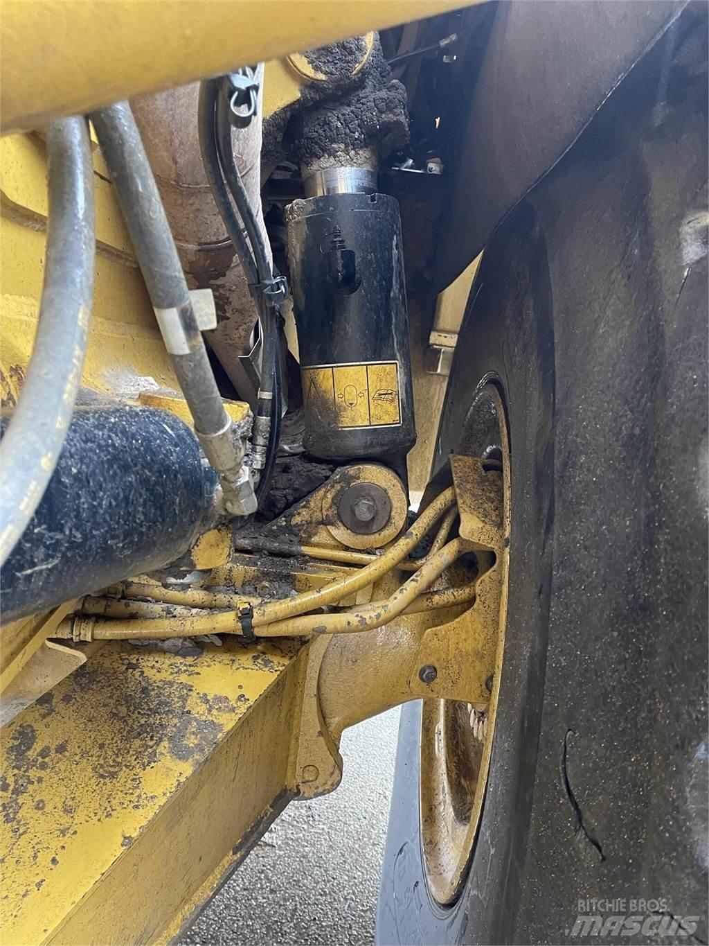 CAT 745C 연결식 홀러