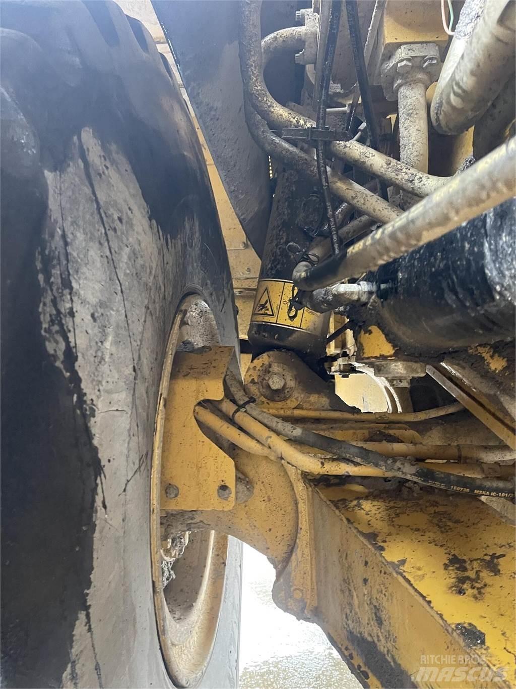 CAT 745C 연결식 홀러