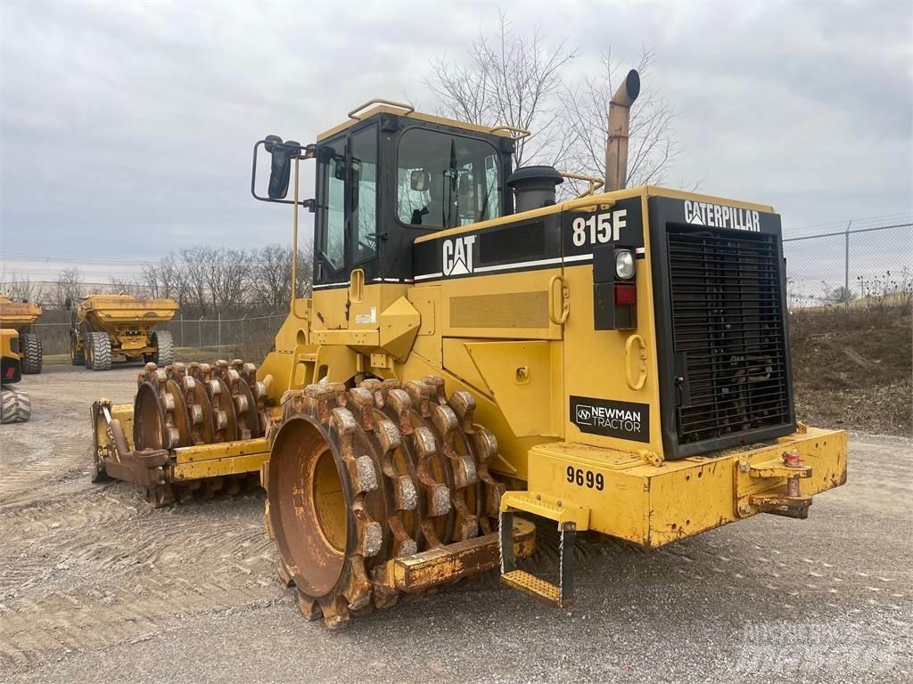 CAT 815F 폐기물 다짐기