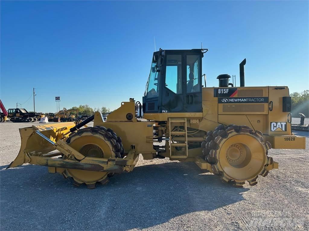 CAT 815F 폐기물 다짐기