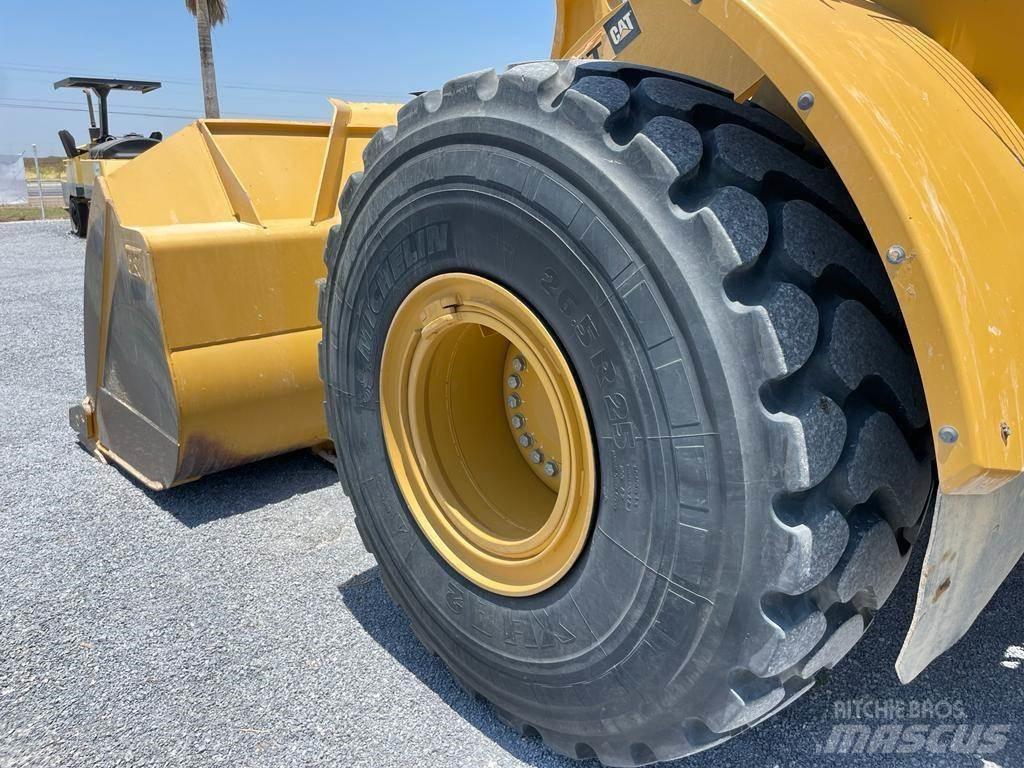 CAT 972M  휠로우더