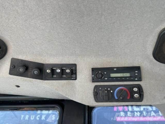 CAT 973D 궤도식 로우더