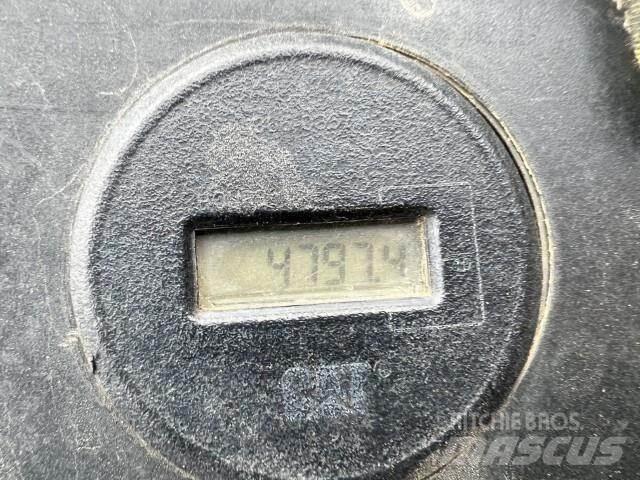 CAT CP-563C 폐기물 다짐기