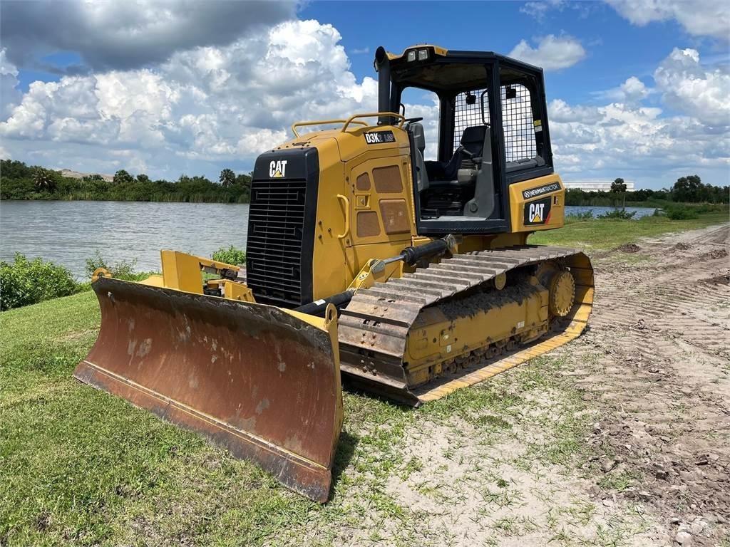 CAT D3K2 LGP 크롤러 도저