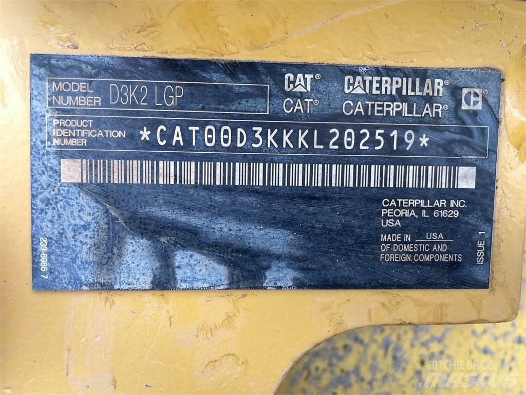 CAT D3K2 LGP 크롤러 도저