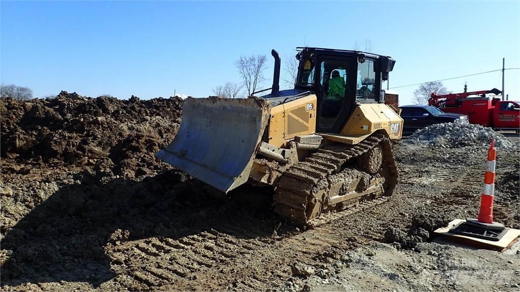 CAT D5 크롤러 도저