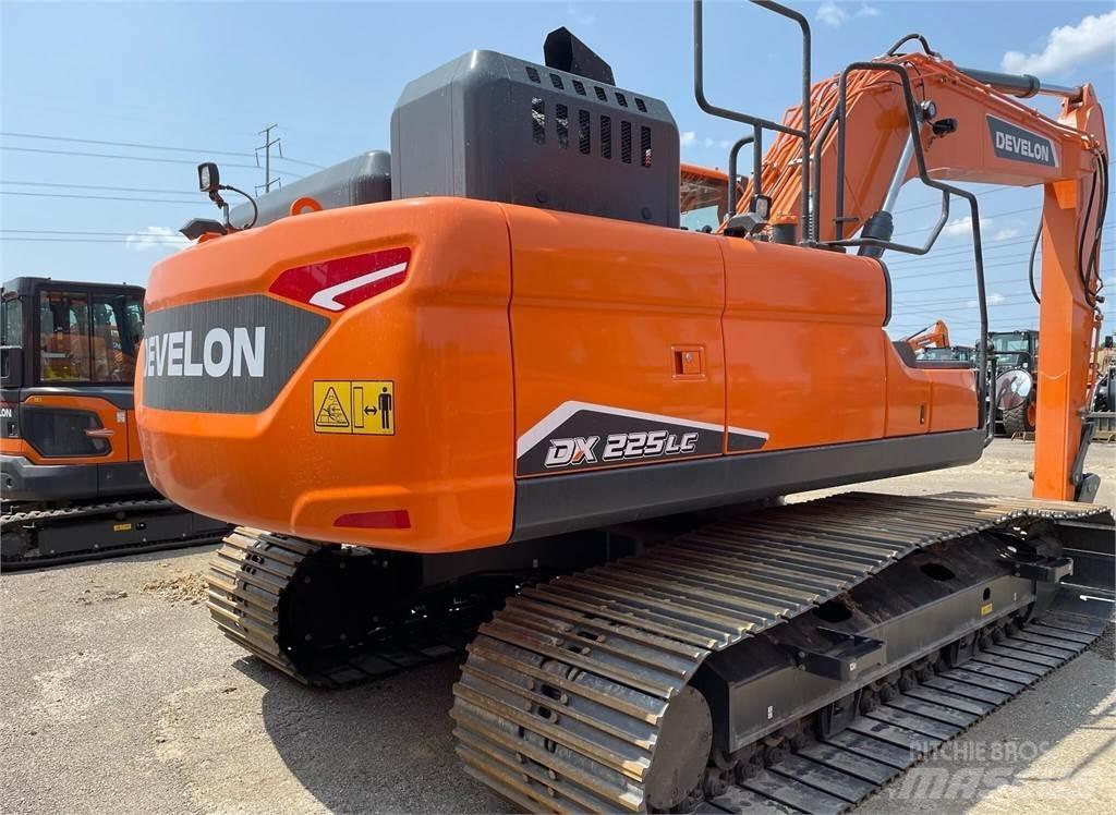 Develon DX225 LC-7 대형 굴삭기 29톤 이상