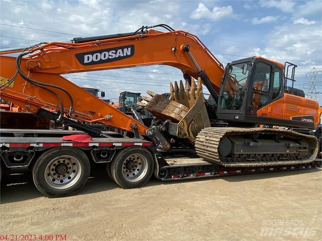 Develon DX300 LC-5 대형 굴삭기 29톤 이상