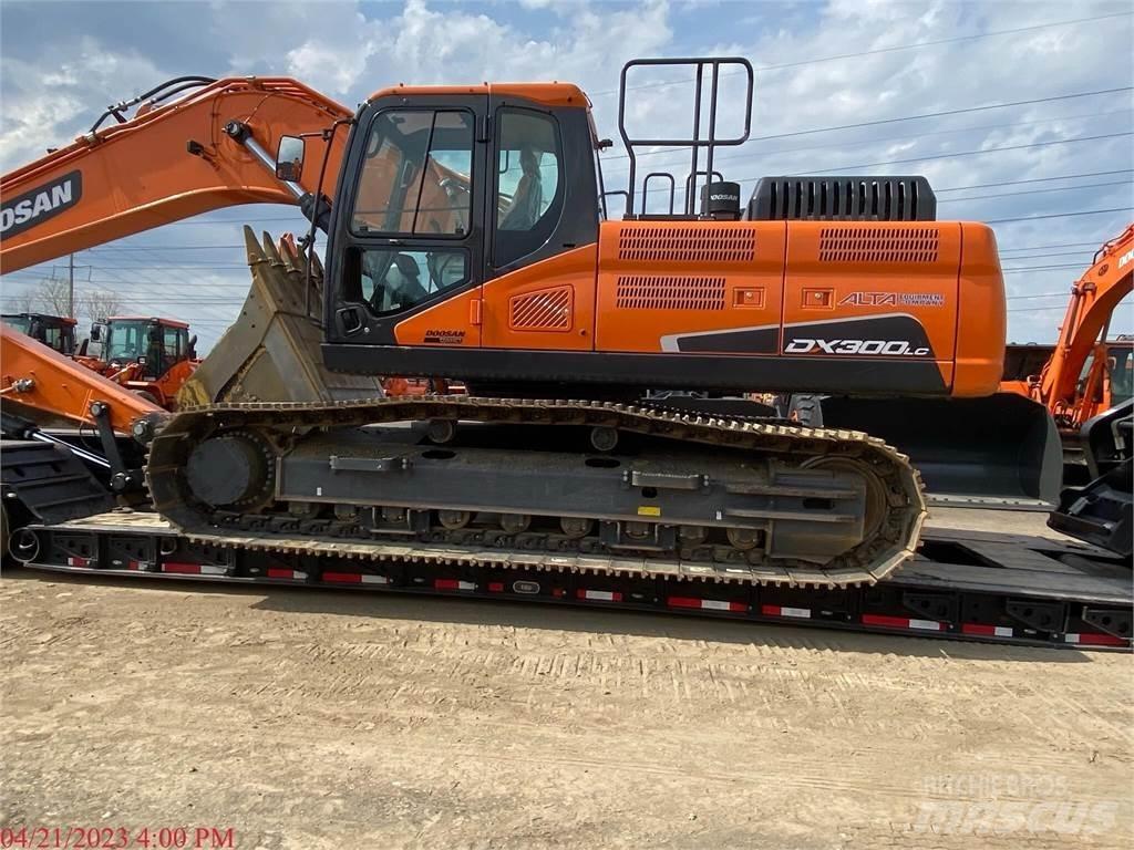 Develon DX300 LC-5 대형 굴삭기 29톤 이상