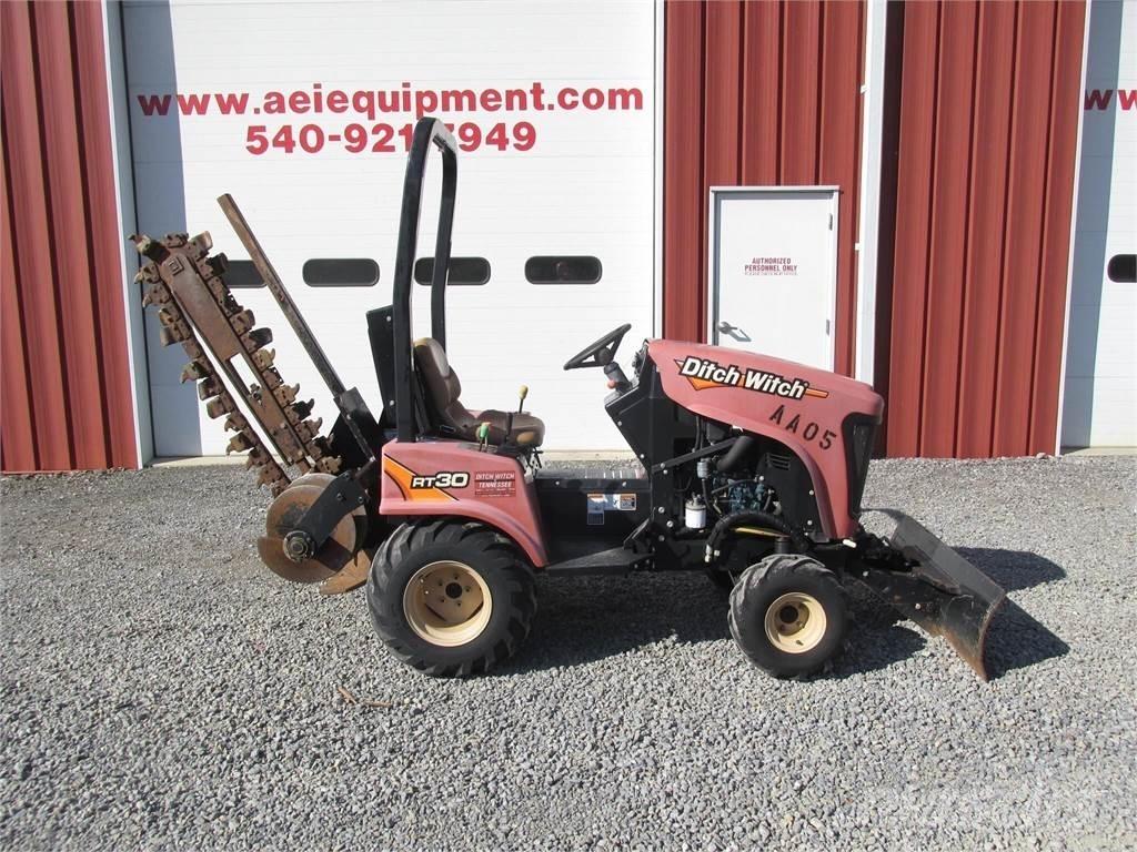 Ditch Witch RT30 트렌처