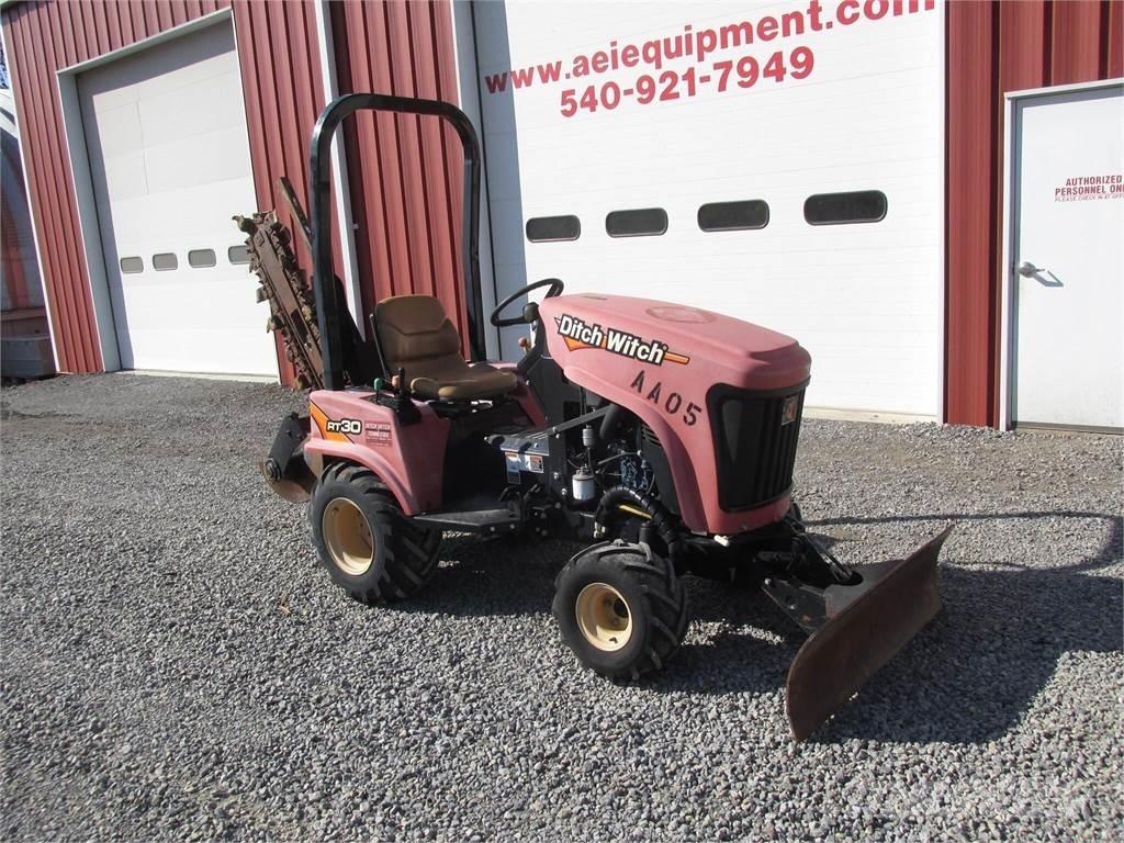 Ditch Witch RT30 트렌처