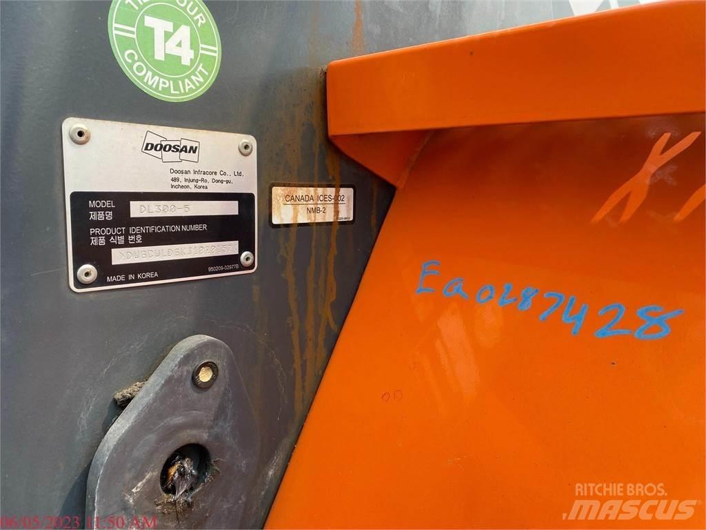 Doosan DL300-5  휠로우더
