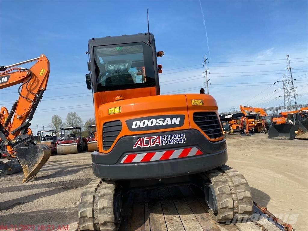 Doosan DX63-3 대형 굴삭기 29톤 이상