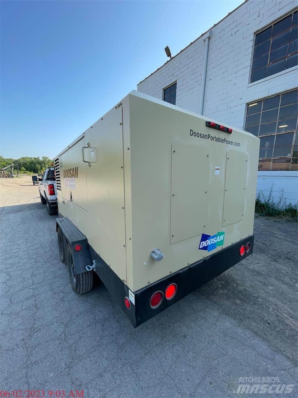 Doosan XP825 콤푸레샤