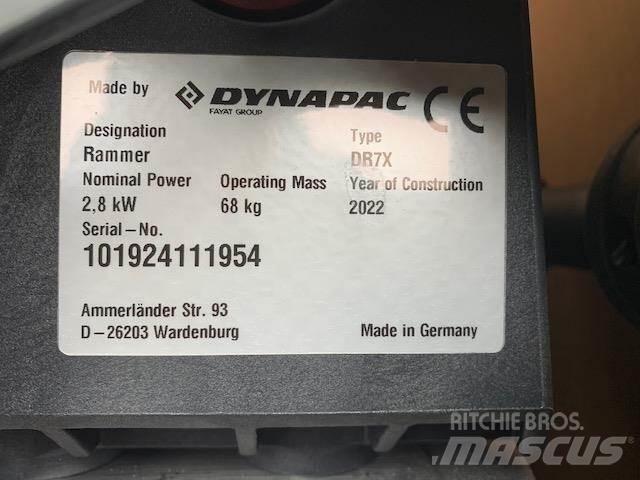 Dynapac DR7X 견인 진동 롤러