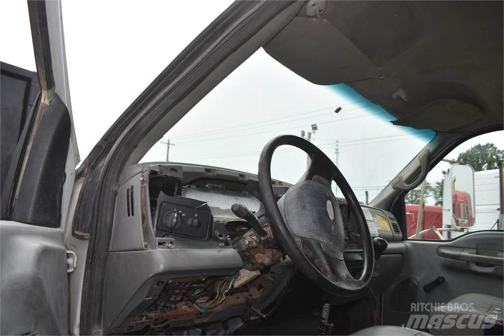 Ford F750 탱커 트럭